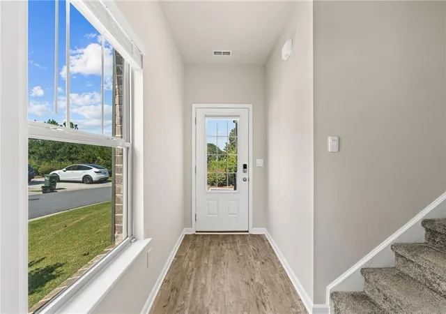 Photo 3 of Townhouse for sale at 1121 Arrowlake Rd SW, Marietta, GA 30064 | MLS# 7830001 | Listing updated on 2026-09-09