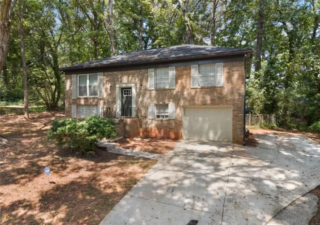 Photo 2 of Single family home for sale at 4564 Cypress Ridge Ct, Stone Mountain, GA 30083 | MLS# 7832889 | Listing updated on 2026-09-14