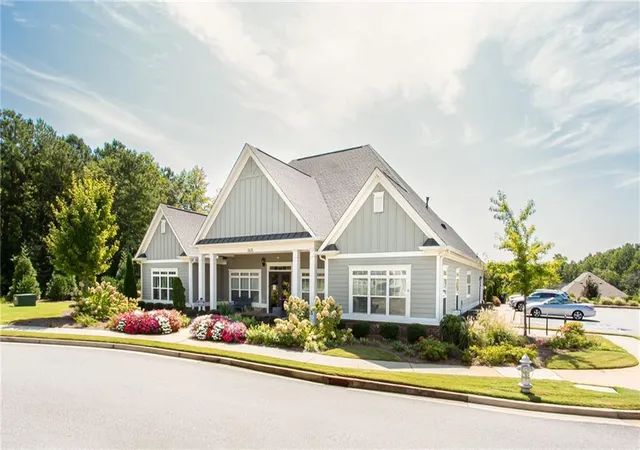 Listing Photo 2 - Condo for sale in building located at 1601 Lexington Grn Pines, Cumming, GA 30040