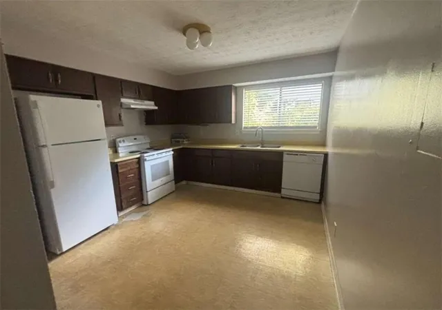 Photo 2 of Condo for sale at 8569 Creekwood Way, Jonesboro, GA 30238 | MLS# 7836489 | Listing updated on 2026-09-12