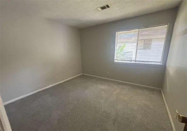 Listing Photo 2 - Condo for sale in building located at 8569 Creekwood Wy, Jonesboro, GA 30238