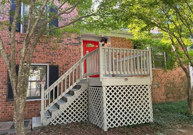 Photo 2 of Sale Pending at 143 Stonybrook Ct, Athens, GA 30605 | MLS# 7827828 | Listing updated on 2026-09-15