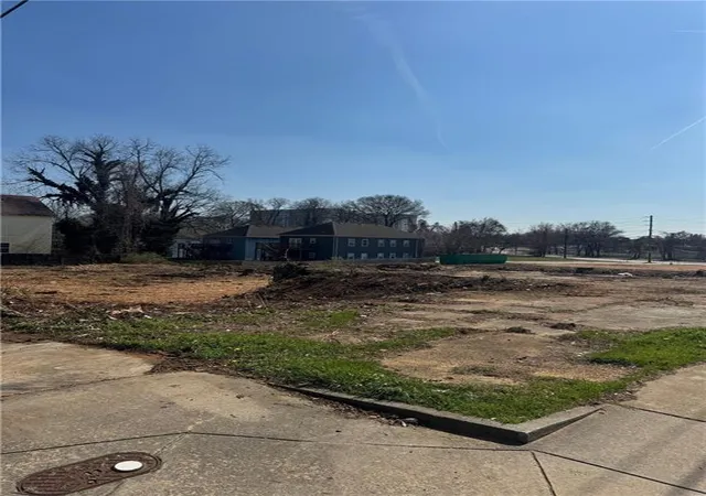 Photo 2 of Single family home for sale at 1066 Washington St Sw, Atlanta, GA 30315 | MLS# 7841245 | Listing updated on 2026-09-22