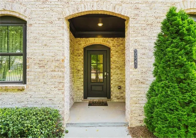 Townhouse for sale at 3340 Swallowtail Ter, Duluth, GA 30096 | MLS# 7834532