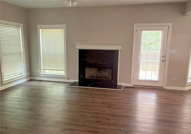 Photo 4 of Single family home for sale at 130 Cutstone Ct, Fayetteville, GA 30215 | MLS# 7809663 | Listing updated on 2026-09-11