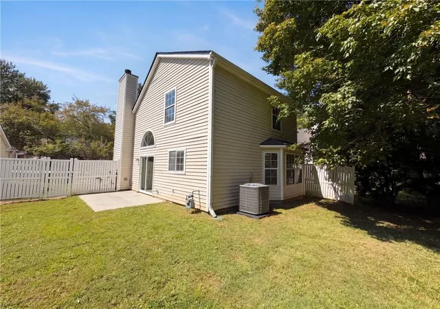 Photo 4 of Single family home for sale at 1337 Parkside Clb Dr, Lawrenceville, GA 30044 | MLS# 7835346 | Listing updated on 2026-09-11