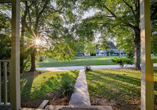 Photo 4 of Single family home for sale at 6 N Broad St, Porterdale, GA 30014 | MLS# 7833407 | Listing updated on 2026-09-18