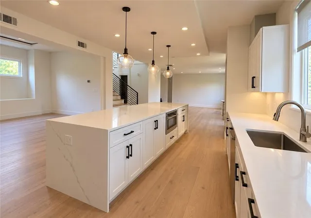Photo 2 of Single family home for sale at 815 Welch St SW, Atlanta, GA 30310 | MLS# 7857344 | Listing updated on 2026-10-22