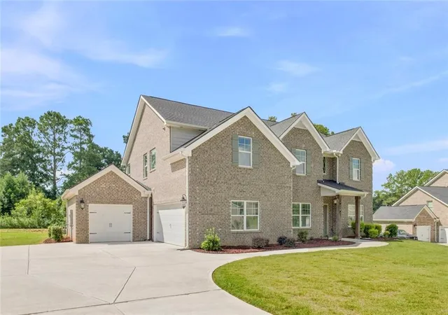Photo 2 of Single family home for sale at 120 Ilene Dr, Fayetteville, GA 30214 | MLS# 7835106 | Listing updated on 2026-09-11