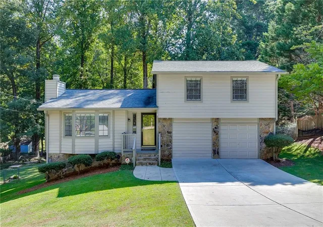 Photo 1 of Sale Pending at 978 Chartley Dr Sw, Lilburn, GA 30047 | MLS# 7836371 | Listing updated on 2026-10-11