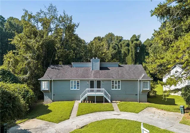 Photo 3 of Multi family home for sale at 360 Bellemeade Dr Sw, Marietta, GA 30008 | MLS# 7811947 | Listing updated on 2026-10-09
