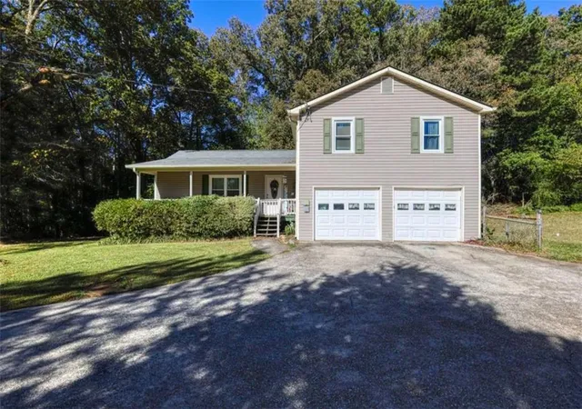 Photo 1 of Single family home for sale at 450 Hudson Cir, Douglasville, GA 30134 | MLS# 7858596 | Listing updated on 2026-10-24