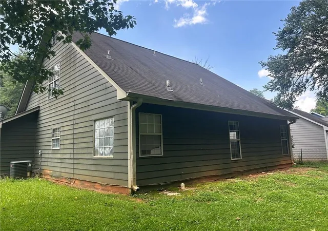 Photo 2 of Sale Pending at 1812 Killarney Dr Sw, Marietta, GA 30008 | MLS# 7832254 | Listing updated on 2026-09-18