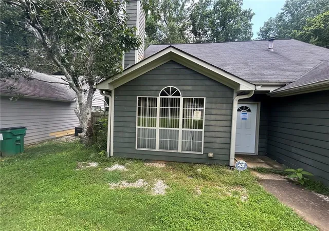 Photo 3 of Sale Pending at 1812 Killarney Dr Sw, Marietta, GA 30008 | MLS# 7832254 | Listing updated on 2026-09-18