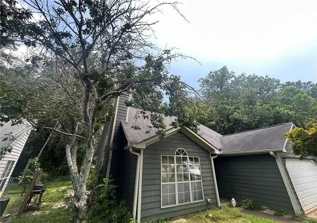 Photo 4 of Sale Pending at 1812 Killarney Dr SW, Marietta, GA 30008 | MLS# 7832254 | Listing updated on 2026-09-18