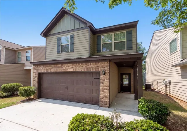 Single family home for sale at 4473 Ravenwood Dr, Union City, GA 30291 | MLS# 7833393