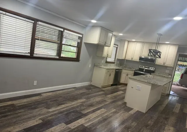 Photo 4 of Single family home for sale at 803 S Red Rock Rd, Toccoa, GA 30577 | MLS# 7833756 | Listing updated on 2026-09-09