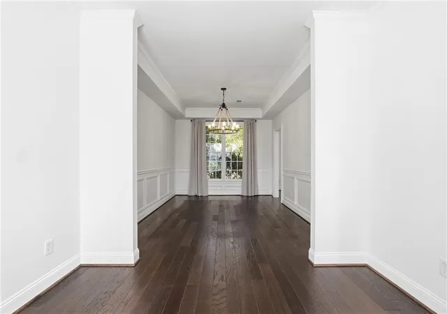 Photo 3 of Single family home for sale at 325 Oak Aly Ct, Alpharetta, GA 30022 | MLS# 7831355 | Listing updated on 2026-09-03