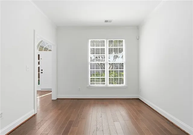 Photo 4 of Single family home for sale at 325 Oak Aly Ct, Alpharetta, GA 30022 | MLS# 7831355 | Listing updated on 2026-09-03