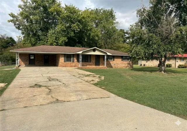 Photo 2 of Sale Pending at 430 Grassdale Rd, Cartersville, GA 30121 | MLS# 7844316 | Listing updated on 2026-10-06