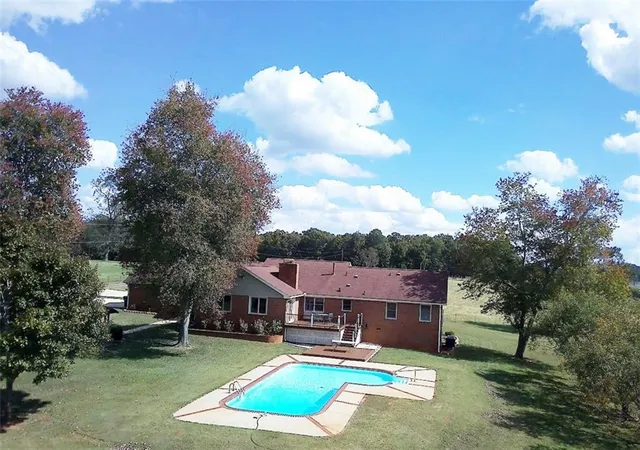 Photo 3 of Single family home for sale at 161 Minter Dr, Hampton, GA 30228 | MLS# 7830718 | Listing updated on 2026-09-01