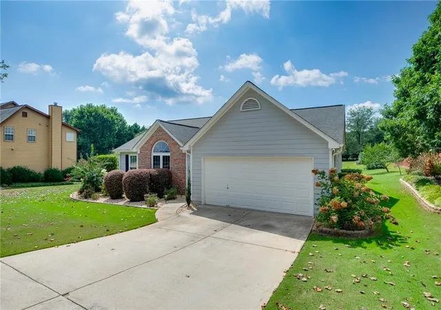 Photo 2 of Sale Pending at 8860 Creekstone Pl, Gainesville, GA 30506 | MLS# 7832124 | Listing updated on 2026-10-12