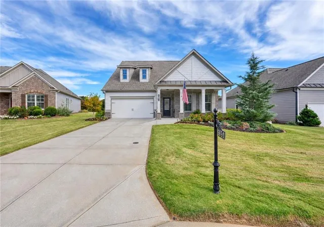 Photo 2 of Single family home for sale at 5850 Stellata Cir, Cumming, GA 30028 | MLS# 7856767 | Listing updated on 2026-10-24