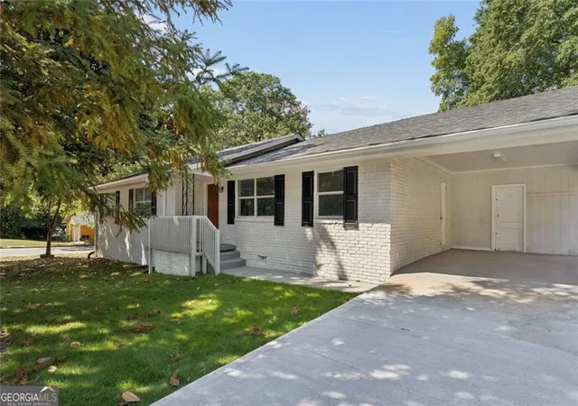 Photo 2 of Single family home for sale at 546 Lamar Dr, Forest Park, GA 30297 | MLS# 7836014 | Listing updated on 2026-09-11
