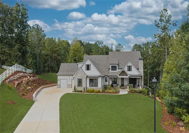 Photo 3 of Single family home for sale at 220 Preakness Way, Forsyth, GA 31029 | MLS# 7833269 | Listing updated on 2026-09-10