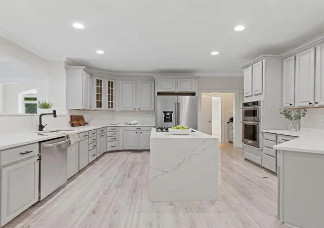 Photo 3 of Single family home for sale at 8430 Valemont Dr, Sandy Springs, GA 30350 | MLS# 7828743 | Listing updated on 2026-10-27
