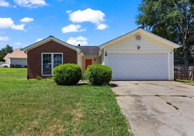 Photo 1 of Single family home for sale at 511 Lakecourt Dr, Mcdonough, GA 30253 | MLS# 7833390 | Listing updated on 2026-09-14