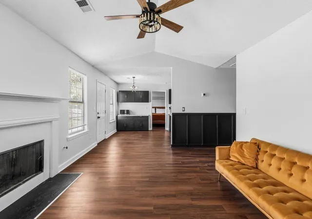 Photo 2 of Single family home for sale at 511 Lakecourt Dr, Mcdonough, GA 30253 | MLS# 7833390 | Listing updated on 2026-09-14