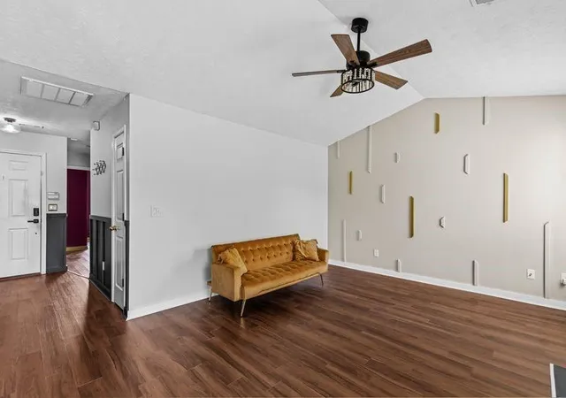 Photo 3 of Single family home for sale at 511 Lakecourt Dr, Mcdonough, GA 30253 | MLS# 7833390 | Listing updated on 2026-09-14