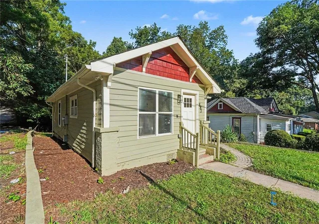Photo 2 of Single family home for sale at 882 Hall St, Atlanta, GA 30318 | MLS# 7824235 | Listing updated on 2026-09-17