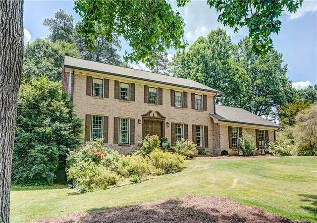 Photo 3 of Single family home for sale at 4414 Dunriver Dr Sw, Lilburn, GA 30047 | MLS# 7843753 | Listing updated on 2026-10-01