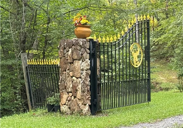 Photo 2 of Single family home for sale at 1014 Miss Amber Way, Locust Grove, GA 30248 | MLS# 7834417 | Listing updated on 2026-09-11