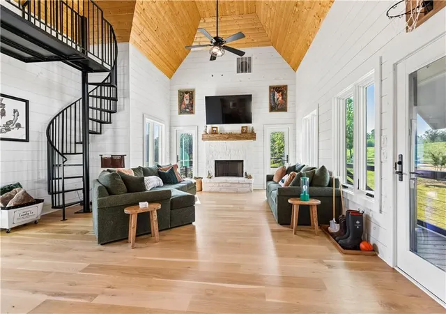 Photo 3 of Single family home for sale at 692 Hutchins Wolfskin Rd, Stephens, GA 30667 | MLS# 7844344 | Listing updated on 2026-10-12