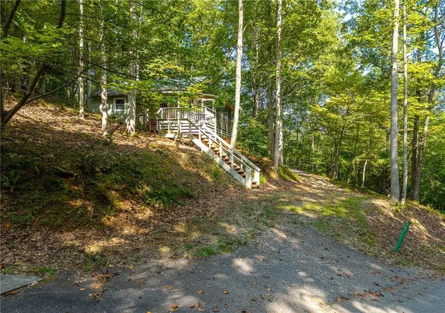 Photo 3 of Single family home for sale at 767 Robertson Cir, Blairsville, GA 30512 | MLS# 7838752 | Listing updated on 2026-10-14