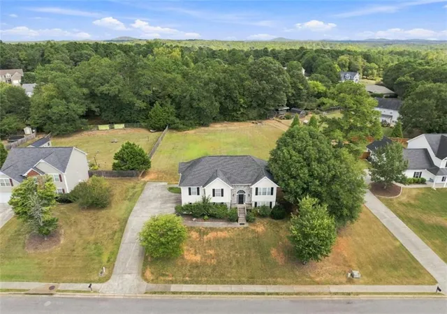 Photo 2 of Single family home for sale at 10 Seay Dr, Rome, GA 30161 | MLS# 7844707 | Listing updated on 2026-10-04