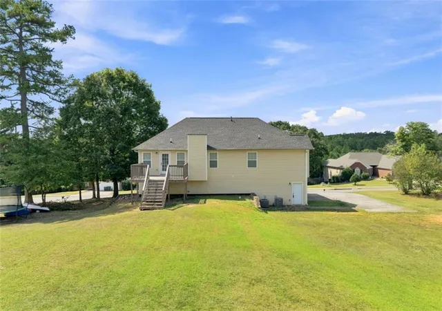 Photo 3 of Single family home for sale at 10 Seay Dr, Rome, GA 30161 | MLS# 7844707 | Listing updated on 2026-10-04