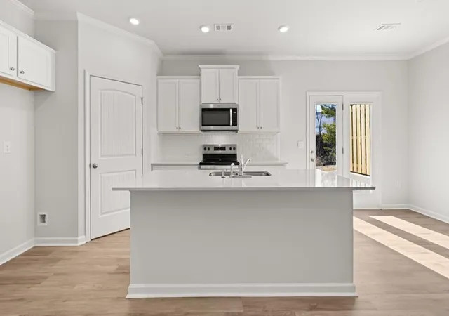 Photo 3 of Single family home for sale at 4408 Manor Hl Dr, Union City, GA 30291 | MLS# 7832901 | Listing updated on 2026-09-05