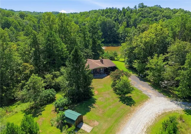 Photo 2 of Single family home for sale at 6265 Smith Ml Rd, Gainesville, GA 30506 | MLS# 7827168 | Listing updated on 2026-09-11