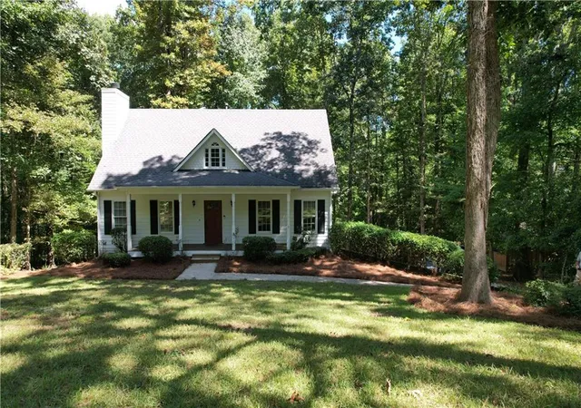 Photo 2 of Single family home for sale at 5960 Bridle Dr, Cumming, GA 30028 | MLS# 7835122 | Listing updated on 2026-09-11