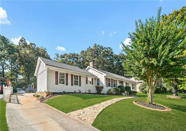 Photo 2 of Single family home for sale at 1114 Longwood, Marietta, GA 30008 | MLS# 7853429 | Listing updated on 2026-10-28