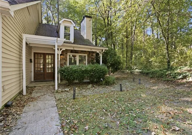 Photo 2 of Single family home for sale at 831 Pinebrook Ct, Alpharetta, GA 30009 | MLS# 7858635 | Listing updated on 2026-10-29