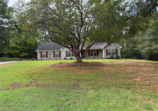 Photo 2 of Single family home for sale at 301 Wolf Crk Pl, Locust Grove, GA 30248 | MLS# 7835863 | Listing updated on 2026-09-11