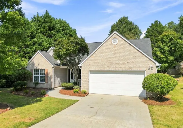 Photo 2 of Sale Pending at 4293 Parks Ridge Dr Sw, Snellville, GA 30039 | MLS# 7833430 | Listing updated on 2026-10-04