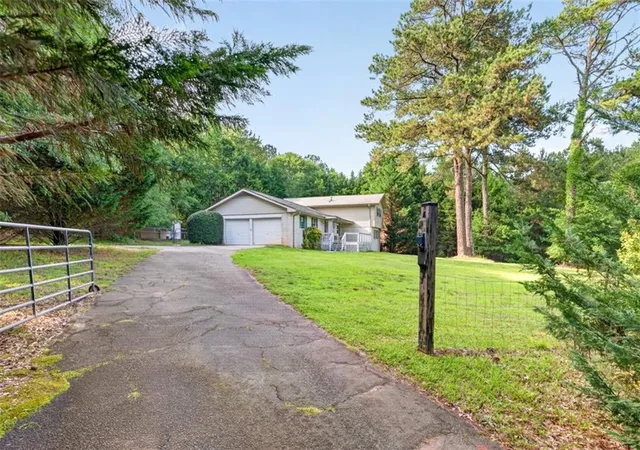Photo 3 of Sale Pending at 1981 Lee Peters Rd, Loganville, GA 30052 | MLS# 7830400 | Listing updated on 2026-09-19