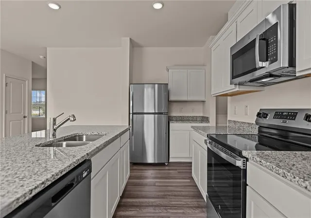 Photo 4 of Single family home for sale at 37 Crescent Blvd, Carrollton, GA 30016 | MLS# 7831442 | Listing updated on 2026-09-09