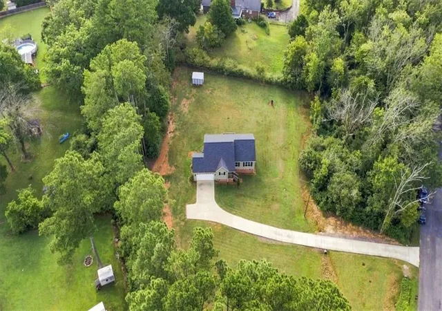 Photo 4 of Sale Pending at 8 Fernwood Way NE, Rome, GA 30161 | MLS# 7835472 | Listing updated on 2026-09-17